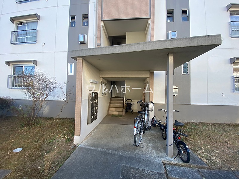 狭山台団地2街区14号棟  共用部写真（エントランス）