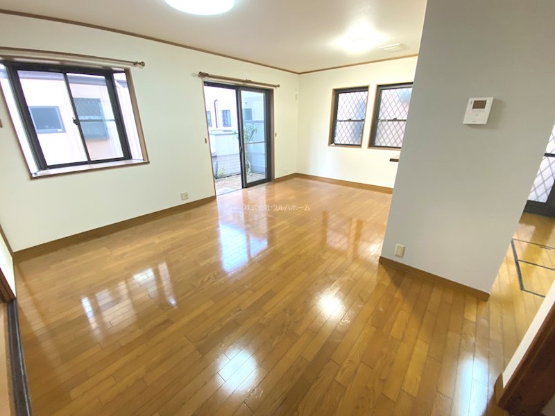 川越市上戸新町　中古戸建 内観写真（リビング）
