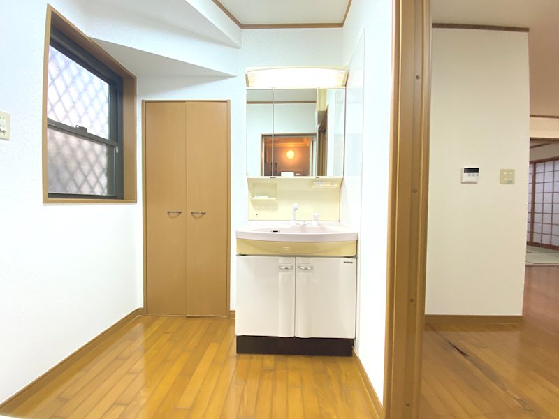 川越市上戸新町　中古戸建 内観写真（洗面台・洗面所）