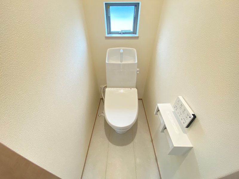 川越市安比奈新7番　A号棟  内観写真（トイレ）