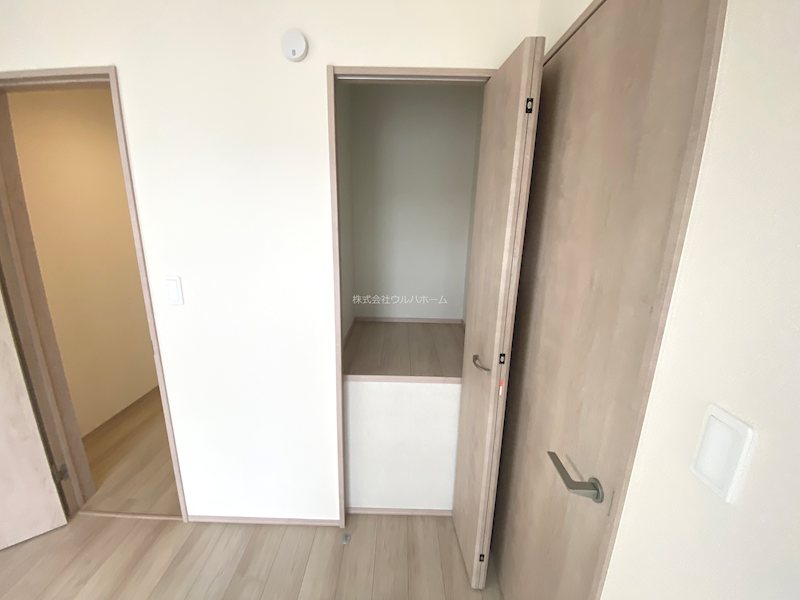 川越市安比奈新7番　A号棟  内観写真（収納）
