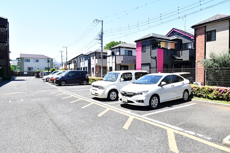 エクセルふじみ野   共用部写真（駐車場）