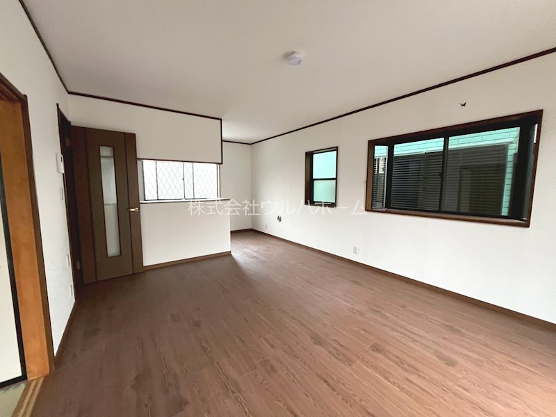 川越市府川　中古戸建  内観写真（リビング）