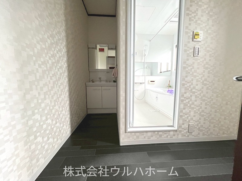 川越市大塚2丁目　中古戸建   内観写真（洗面台・洗面所）