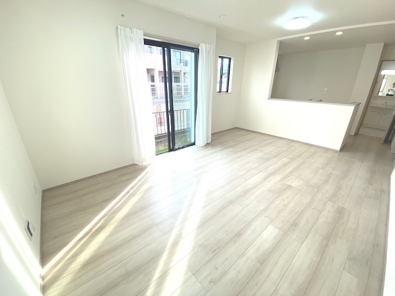 川越市的場576番　A号棟  内観写真（リビング）
