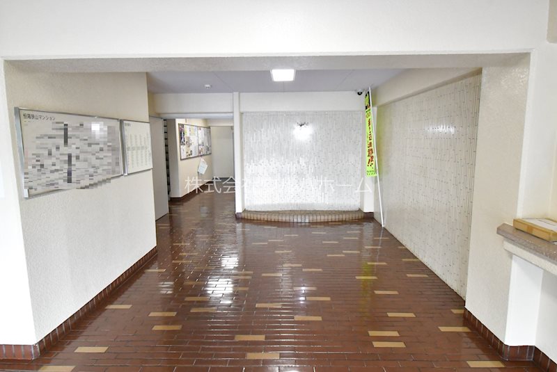 恒陽狭山マンション   共用部写真（エントランス）