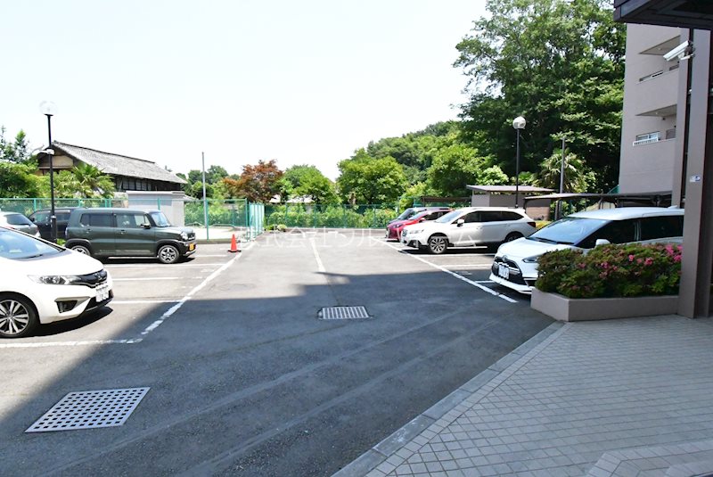 新狭山パークハイツ   共用部写真（駐車場）