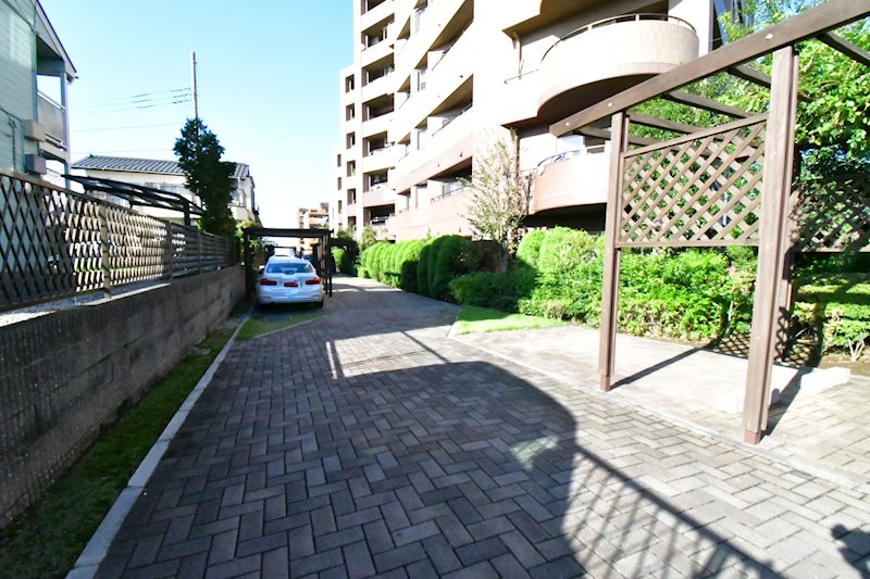 レクセルマンション若葉第2  共用部写真（駐車場）