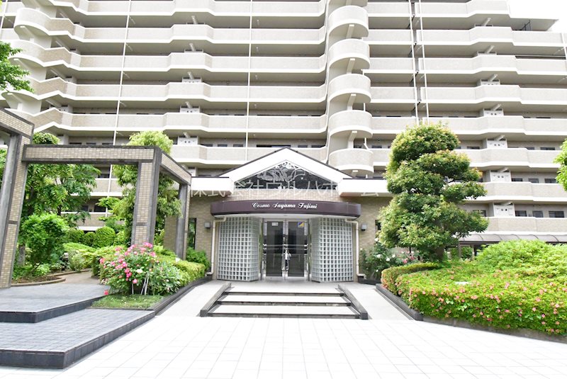 コスモ狭山富士見   共用部写真（エントランス）