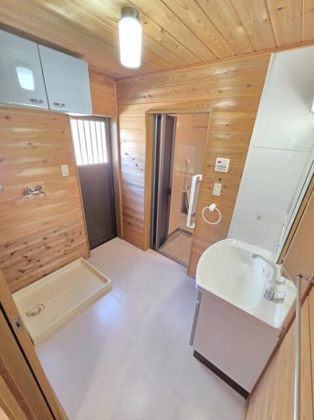 川越市今成４丁目　中古戸建  内観写真（洗面台・洗面所）