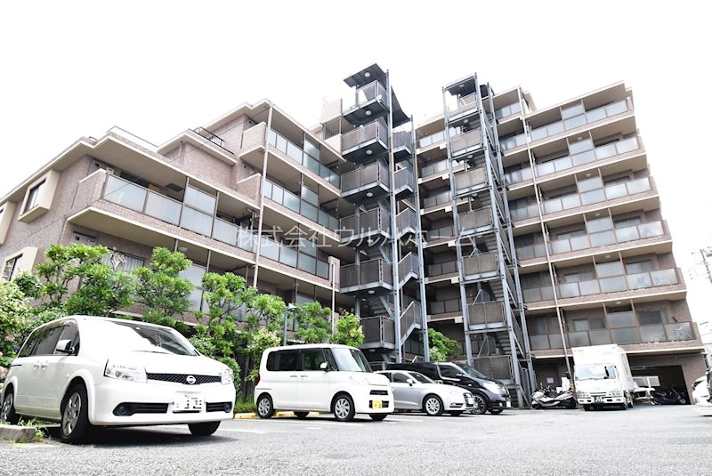 アストレア川越  共用部写真（駐車場）