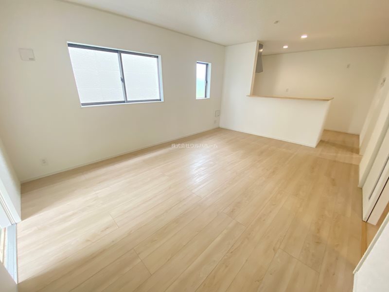 川越市新宿町　第8　4号棟 内観写真（リビング）