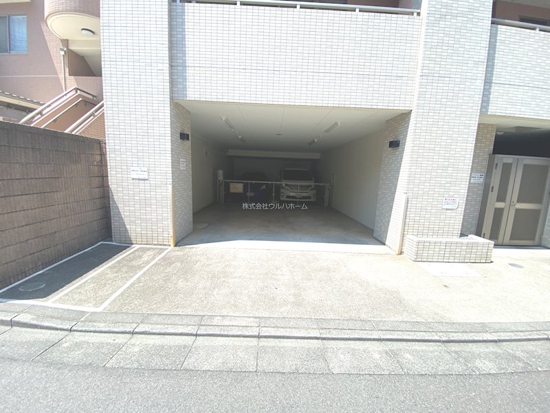 アンファージュ川越ファースト 共用部写真（駐車場）