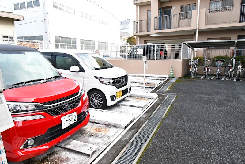 ダイアパレス坂戸　 共用部写真（駐車場）