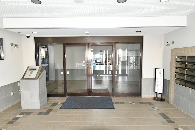 ライオンズマンション川越仙波町  共用部写真（エントランス）
