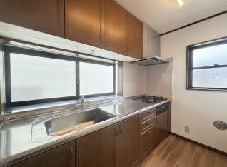 坂戸市泉町3丁目　中古戸建  内観写真（キッチン）