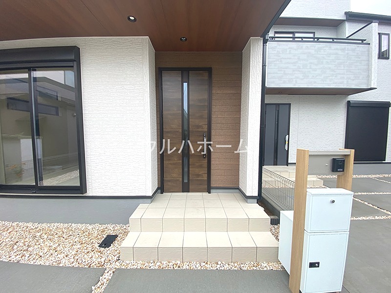 川越今成第二　3号棟   現地写真（玄関）