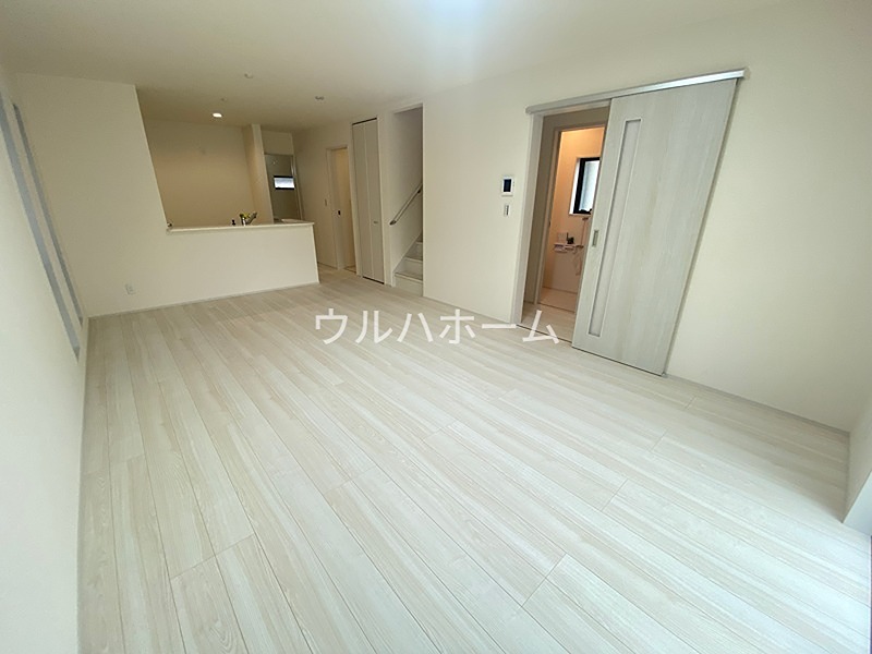 川越今成第二　3号棟   内観写真（リビング）
