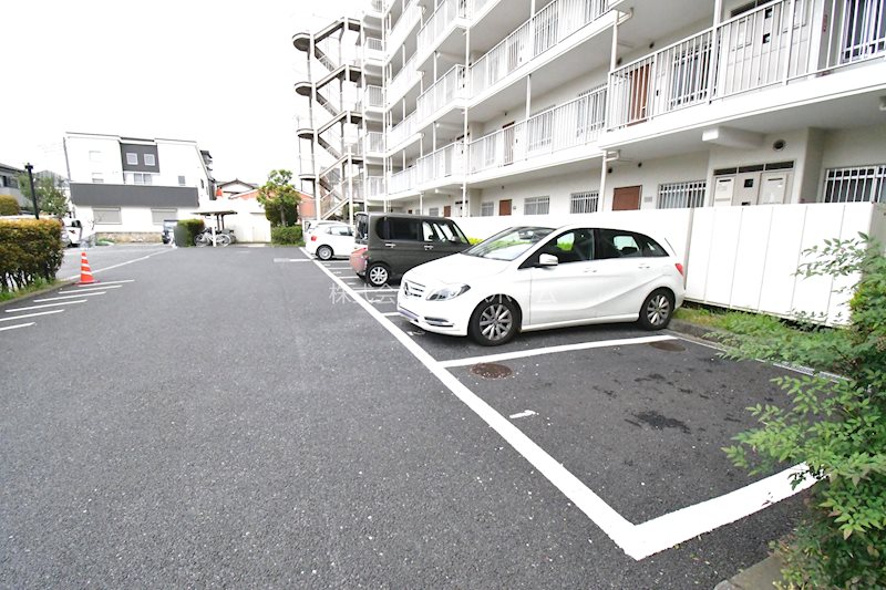 朝日プラザ上福岡    共用部写真（駐車場）