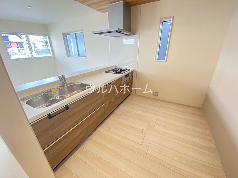 川越市小仙波町2丁目　1号棟   内観写真（キッチン）