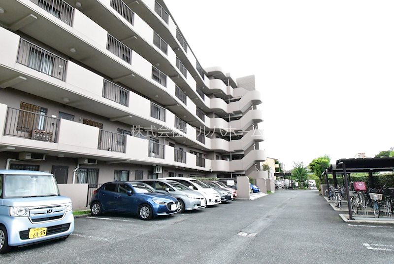ソフィア坂戸ラフィーネ   共用部写真（駐車場）