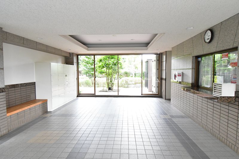 コスモ狭山ロイヤルステージ   共用部写真（エントランス）