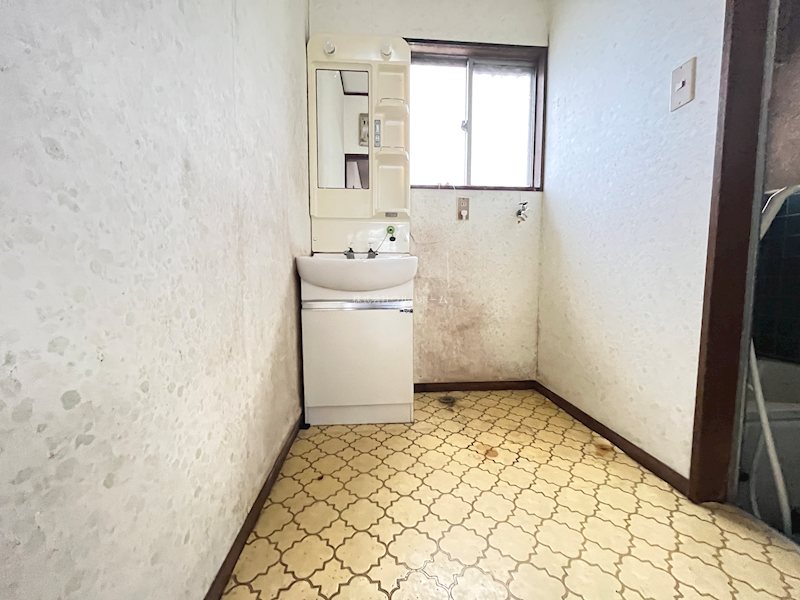 鶴ヶ島市上広谷　中古戸建 内観写真（洗面台・洗面所）