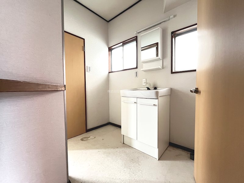 鶴ヶ島市中新田　中古戸建  内観写真（洗面台・洗面所）