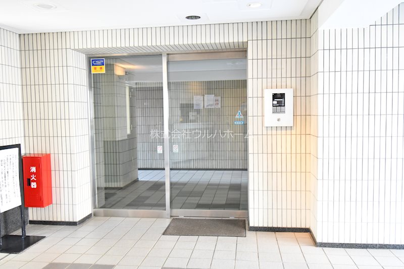 コスモ狭山   共用部写真（エントランス）
