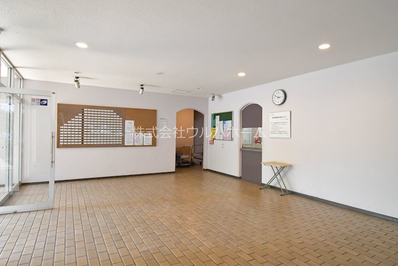 川越パークファミリア    共用部写真（エントランス）
