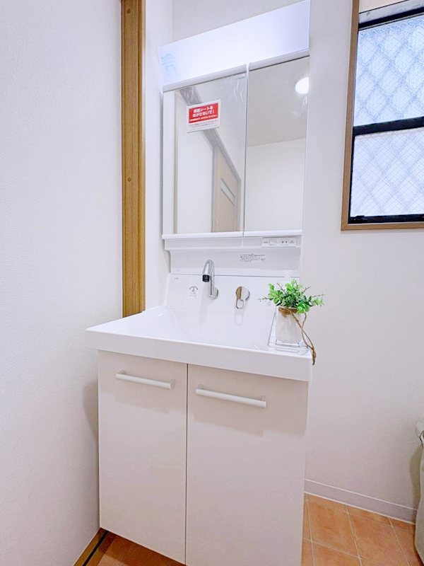 守口市竜田通２丁目　中古戸建 内観写真（洗面台・洗面所）