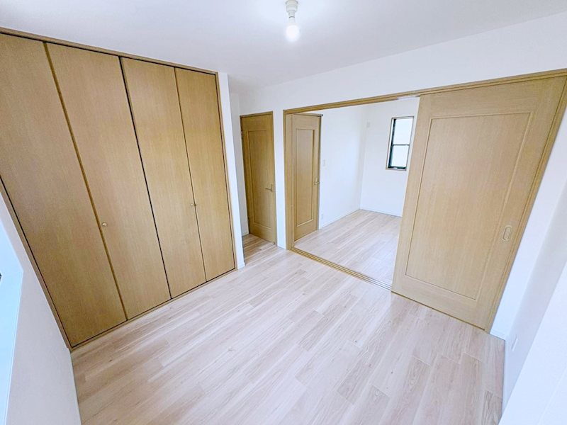 守口市竜田通２丁目　中古戸建 内観写真（リビング以外の居室）