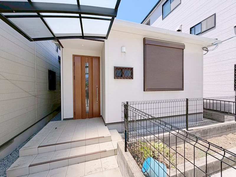 茨木市主原町中古戸建 現地写真（玄関）