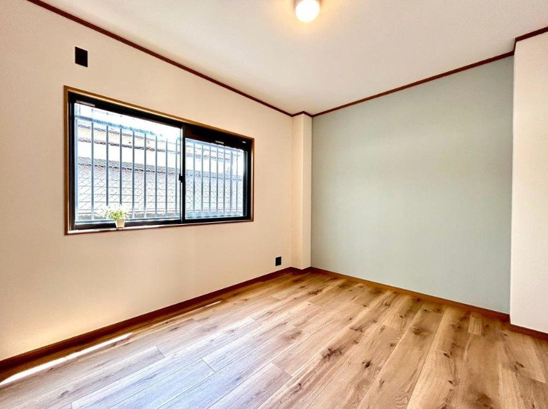大阪市都島区高倉町２丁目中古戸建 内観写真（リビング以外の居室）