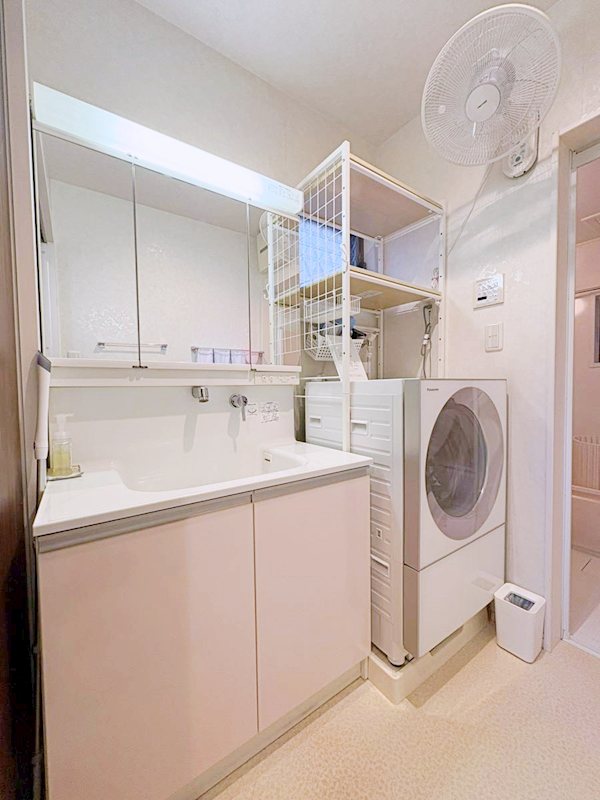大阪市旭区森小路２丁目　中古戸建  内観写真（洗面台・洗面所）