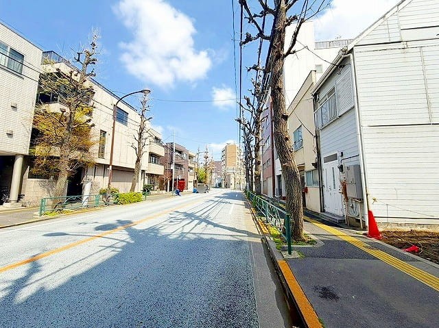 文京区向丘2丁目　建築条件付き土地 現地写真（前面道路含む現地写真）