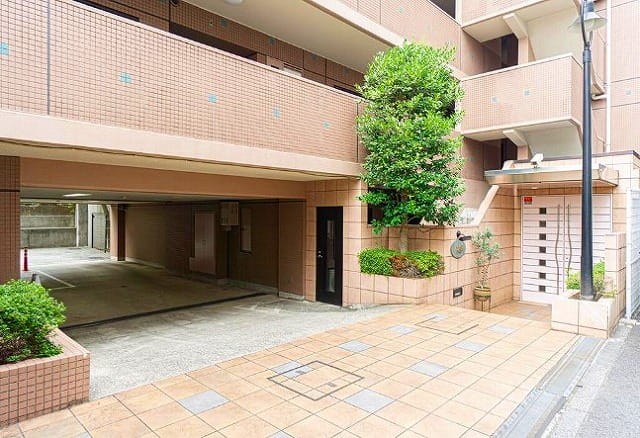 ヴィラージュ白山 共用部写真（エントランス）