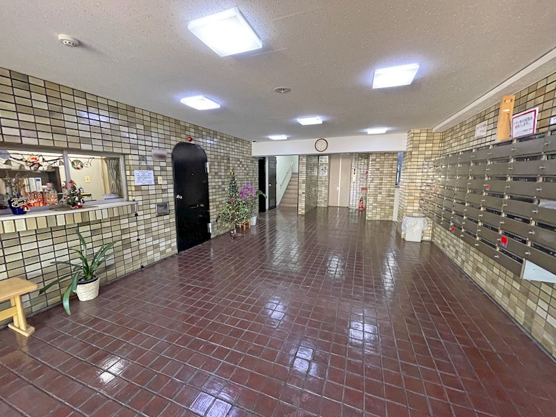 秀和春日レジデンス 共用部写真（エントランス）