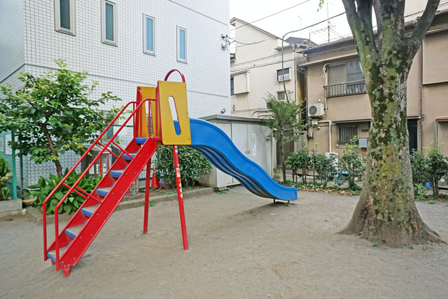 朝日白山マンション 公園