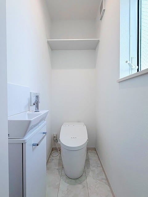 北区滝野川4丁目　中古戸建 内観写真（トイレ）