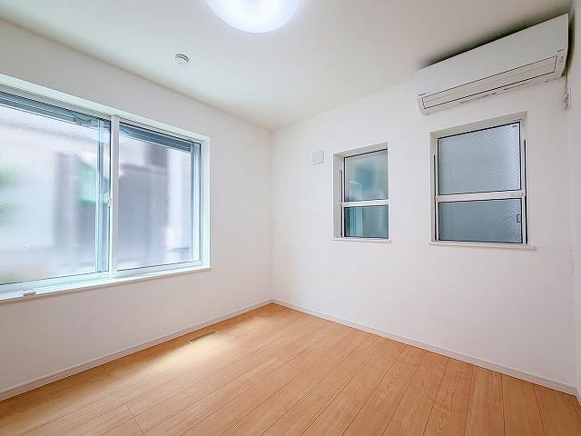 北区滝野川4丁目　中古戸建 内観写真（リビング以外の居室）