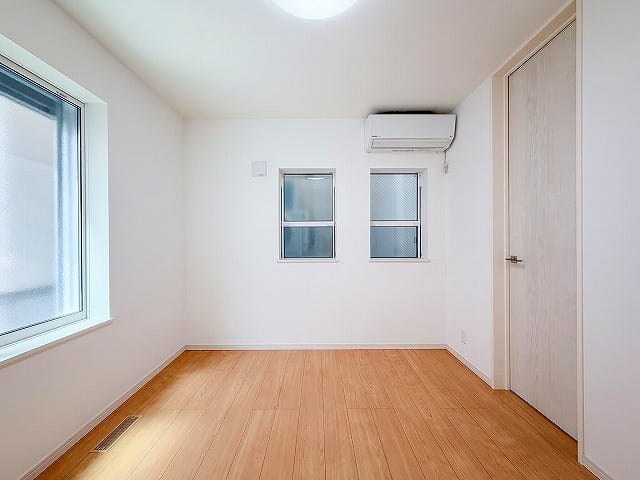 北区滝野川4丁目　中古戸建 内観写真（リビング以外の居室）