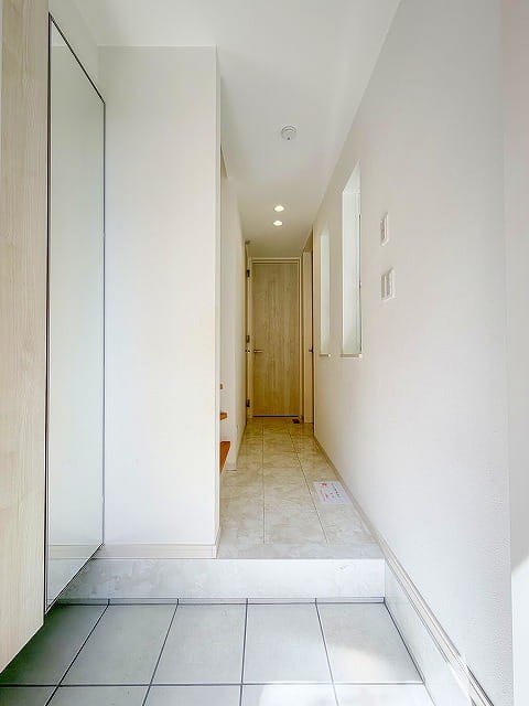 北区滝野川4丁目　中古戸建 現地写真（玄関）