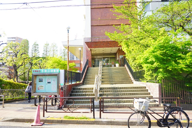 朝日動坂マンション 図書館