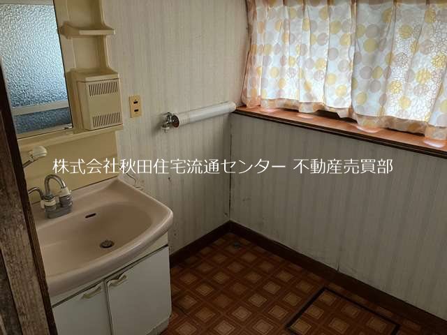 横手市雄物川町大沢　中古住宅 内観写真（洗面台・洗面所）