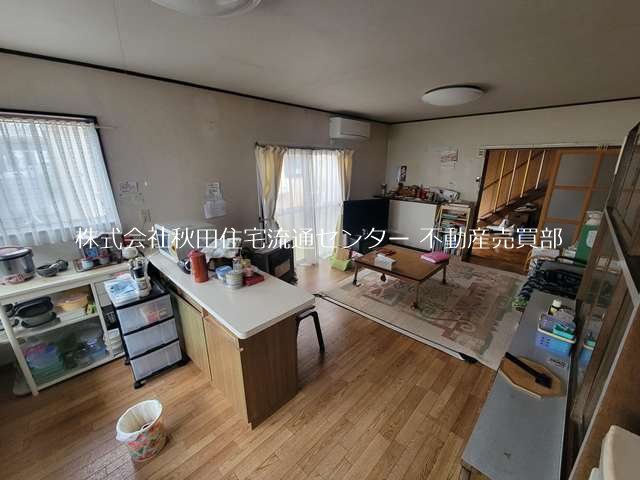 土崎港南三丁目　中古住宅 内観写真（リビング）