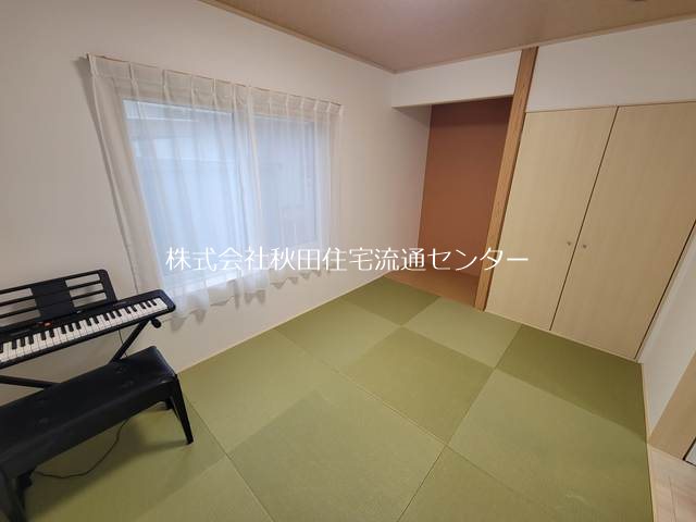 桜台三丁目　中古住宅 内観写真（リビング以外の居室）
