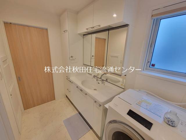 桜台三丁目　中古住宅 内観写真（洗面台・洗面所）