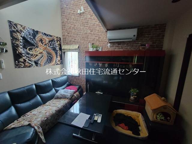 御所野堤台二丁目　中古住宅 内観写真（リビング）