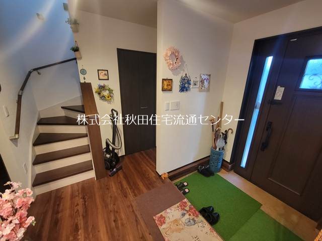 御所野堤台二丁目　中古住宅 現地写真（玄関）